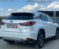 Білий Лексус RX 300, об'ємом двигуна 2 л та пробігом 104 тис. км за 47740 $, фото 7 на Automoto.ua