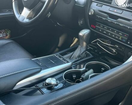 Білий Лексус RX 300, об'ємом двигуна 2 л та пробігом 104 тис. км за 47740 $, фото 17 на Automoto.ua