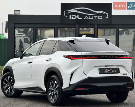 Белый Лексус RZ, объемом двигателя 0 л и пробегом 7 тыс. км за 37800 $, фото 20 на Automoto.ua