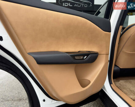 Белый Лексус RZ, объемом двигателя 0 л и пробегом 7 тыс. км за 37800 $, фото 43 на Automoto.ua