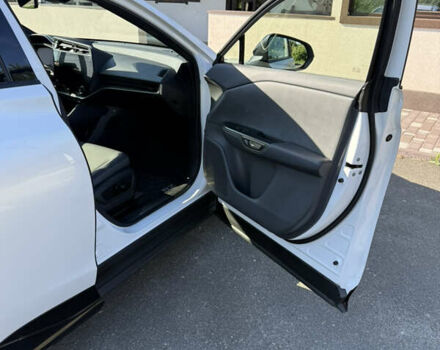 Білий Лексус RZ, об'ємом двигуна 0 л та пробігом 24 тис. км за 43000 $, фото 27 на Automoto.ua
