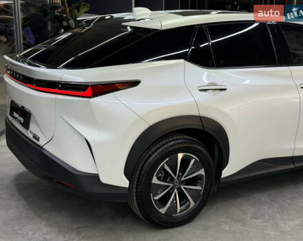 Білий Лексус RZ, об'ємом двигуна 0 л та пробігом 9 тис. км за 41900 $, фото 15 на Automoto.ua