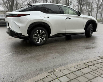 Белый Лексус RZ, объемом двигателя 0 л и пробегом 40 тыс. км за 37300 $, фото 5 на Automoto.ua