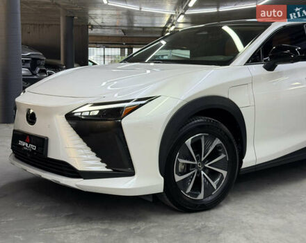 Білий Лексус RZ, об'ємом двигуна 0 л та пробігом 9 тис. км за 41900 $, фото 8 на Automoto.ua
