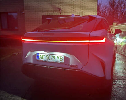 Белый Лексус RZ, объемом двигателя 0 л и пробегом 40 тыс. км за 37300 $, фото 23 на Automoto.ua