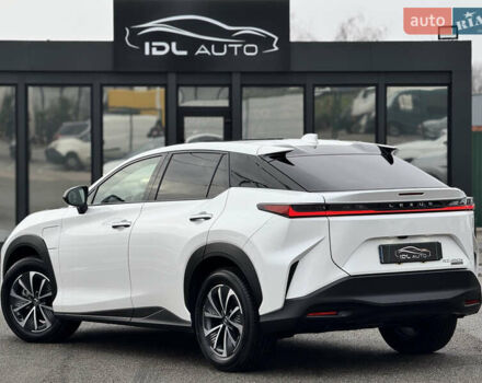 Белый Лексус RZ, объемом двигателя 0 л и пробегом 7 тыс. км за 37800 $, фото 21 на Automoto.ua