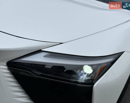 Белый Лексус RZ, объемом двигателя 0 л и пробегом 7 тыс. км за 37800 $, фото 30 на Automoto.ua