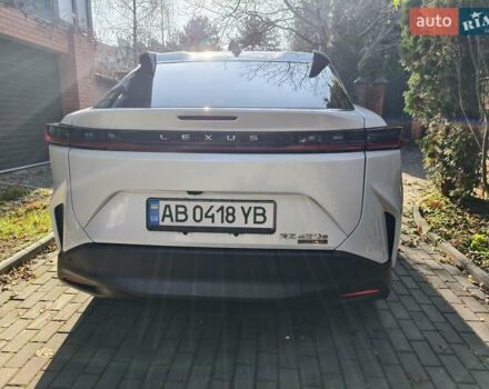 Білий Лексус RZ, об'ємом двигуна 0 л та пробігом 4 тис. км за 40000 $, фото 3 на Automoto.ua