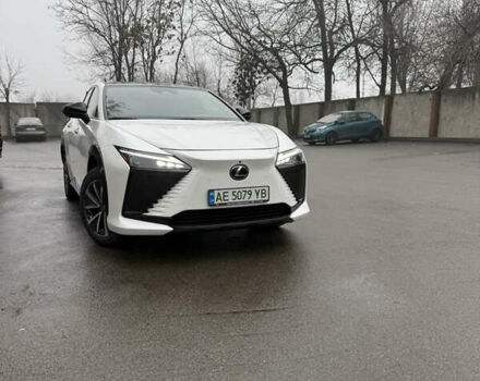 Белый Лексус RZ, объемом двигателя 0 л и пробегом 40 тыс. км за 37300 $, фото 2 на Automoto.ua