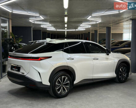 Білий Лексус RZ, об'ємом двигуна 0 л та пробігом 9 тис. км за 41900 $, фото 13 на Automoto.ua