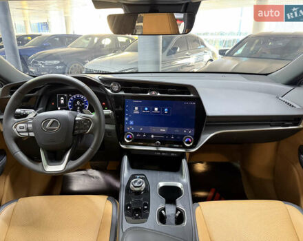 Білий Лексус RZ, об'ємом двигуна 0 л та пробігом 9 тис. км за 41900 $, фото 25 на Automoto.ua