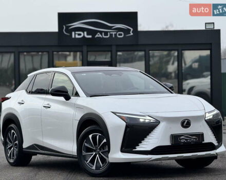 Белый Лексус RZ, объемом двигателя 0 л и пробегом 7 тыс. км за 37800 $, фото 8 на Automoto.ua