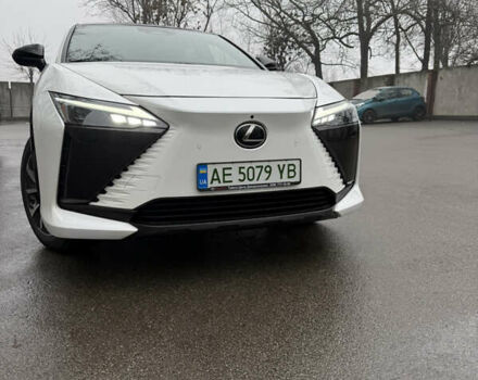Белый Лексус RZ, объемом двигателя 0 л и пробегом 40 тыс. км за 37300 $, фото 3 на Automoto.ua