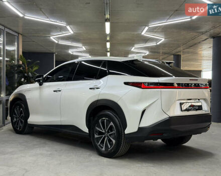 Білий Лексус RZ, об'ємом двигуна 0 л та пробігом 9 тис. км за 41900 $, фото 10 на Automoto.ua