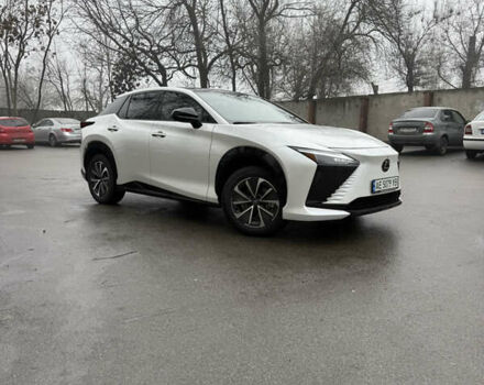 Белый Лексус RZ, объемом двигателя 0 л и пробегом 40 тыс. км за 37300 $, фото 4 на Automoto.ua