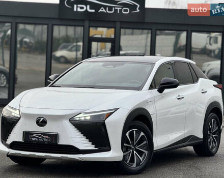 Белый Лексус RZ, объемом двигателя 0 л и пробегом 7 тыс. км за 37800 $, фото 2 на Automoto.ua