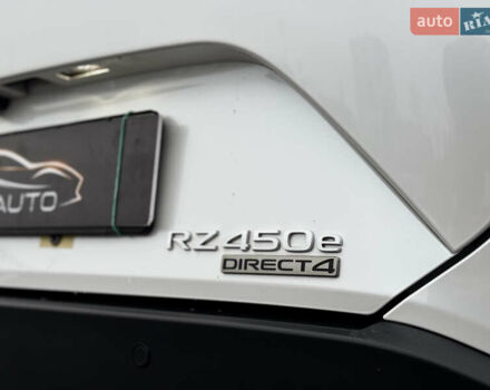 Белый Лексус RZ, объемом двигателя 0 л и пробегом 7 тыс. км за 37800 $, фото 19 на Automoto.ua