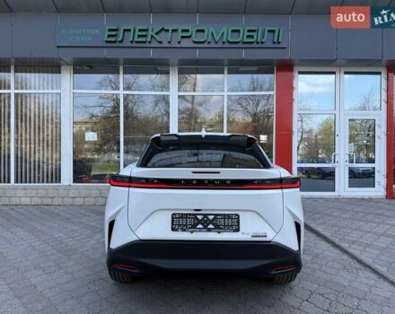 Білий Лексус RZ, об'ємом двигуна 0 л та пробігом 1 тис. км за 44999 $, фото 5 на Automoto.ua