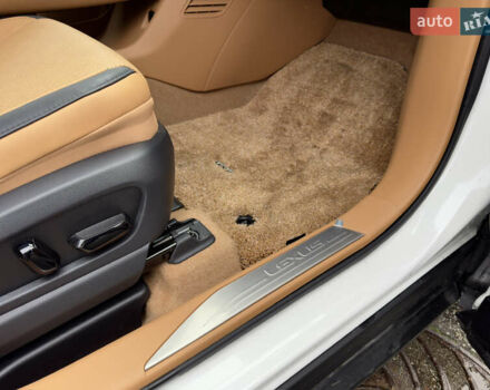 Белый Лексус RZ, объемом двигателя 0 л и пробегом 7 тыс. км за 37800 $, фото 57 на Automoto.ua