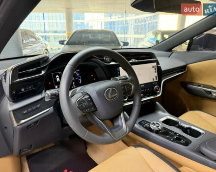 Білий Лексус RZ, об'ємом двигуна 0 л та пробігом 9 тис. км за 41900 $, фото 19 на Automoto.ua