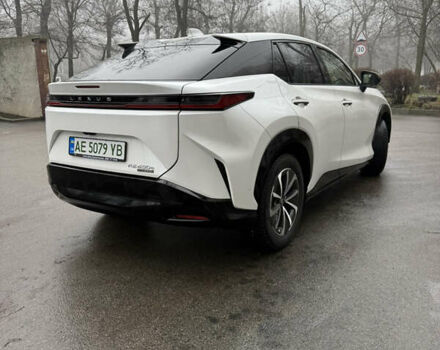 Белый Лексус RZ, объемом двигателя 0 л и пробегом 40 тыс. км за 37300 $, фото 6 на Automoto.ua