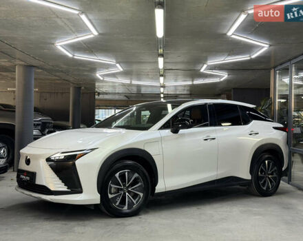 Білий Лексус RZ, об'ємом двигуна 0 л та пробігом 9 тис. км за 41900 $, фото 6 на Automoto.ua