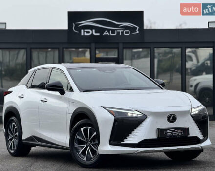Белый Лексус RZ, объемом двигателя 0 л и пробегом 7 тыс. км за 37800 $, фото 7 на Automoto.ua