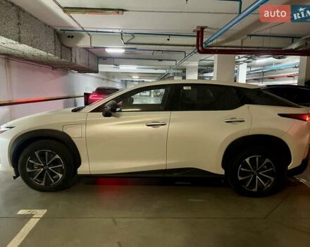 Білий Лексус RZ, об'ємом двигуна 0 л та пробігом 2 тис. км за 42000 $, фото 4 на Automoto.ua