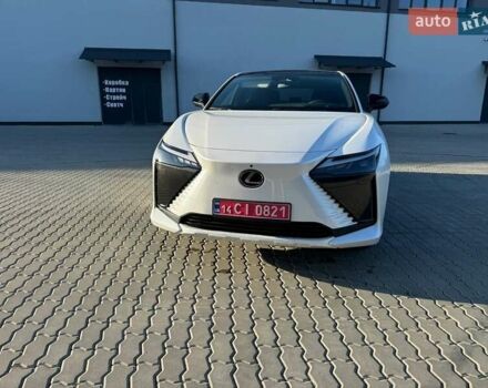 Белый Лексус RZ, объемом двигателя 0 л и пробегом 1 тыс. км за 42499 $, фото 4 на Automoto.ua