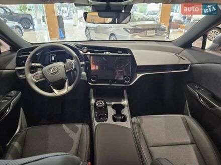 Белый Лексус RZ, объемом двигателя 0 л и пробегом 4 тыс. км за 42000 $, фото 1 на Automoto.ua