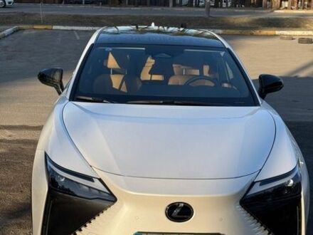 Белый Лексус RZ, объемом двигателя 0 л и пробегом 7 тыс. км за 44990 $, фото 1 на Automoto.ua