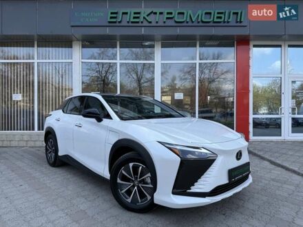 Лексус RZ 2023 в Харькове на Automoto.ua Белый Лексус RZ, объемом двигателя 0 л и пробегом 1 тыс. км за 43999 $, фото 1 на Automoto.ua