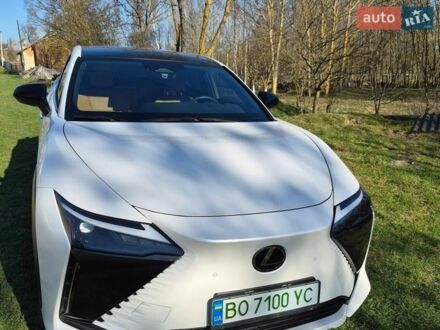 Белый Лексус RZ, объемом двигателя 0 л и пробегом 30 тыс. км за 47000 $, фото 1 на Automoto.ua