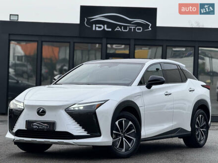 Белый Лексус RZ, объемом двигателя 0 л и пробегом 7 тыс. км за 37800 $, фото 1 на Automoto.ua