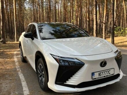 Білий Лексус RZ, об'ємом двигуна 0 л та пробігом 14 тис. км за 46200 $, фото 1 на Automoto.ua