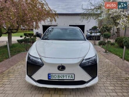 Белый Лексус RZ, объемом двигателя 0 л и пробегом 4 тыс. км за 42500 $, фото 1 на Automoto.ua