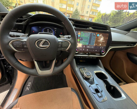 Лексус RZ 2023 у Львові на Automoto.ua Чорний Лексус RZ, об'ємом двигуна 0 л та пробігом 10 тис. км за 45000 $, фото 16 на Automoto.ua