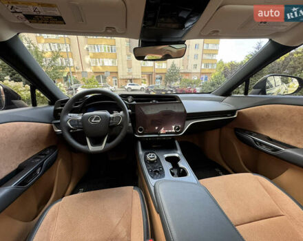 Лексус RZ 2023 у Львові на Automoto.ua Чорний Лексус RZ, об'ємом двигуна 0 л та пробігом 10 тис. км за 45000 $, фото 14 на Automoto.ua