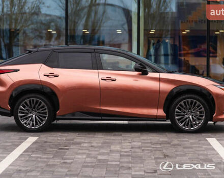 Лексус RZ 2023 у Белой Церкве на Automoto.ua Коричневий Лексус RZ, об'ємом двигуна 0 л та пробігом 13 тис. км за 56500 $, фото 3 на Automoto.ua
