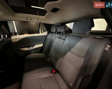 Лексус RZ, объемом двигателя 0 л и пробегом 24 тыс. км за 48900 $, фото 28 на Automoto.ua