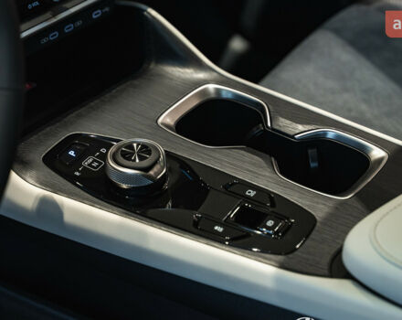 Лексус RZ, объемом двигателя 0 л и пробегом 0 тыс. км за 71976 $, фото 12 на Automoto.ua