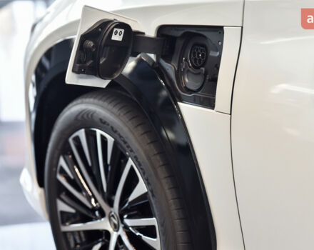 Лексус RZ, об'ємом двигуна 0 л та пробігом 0 тис. км за 69014 $, фото 10 на Automoto.ua