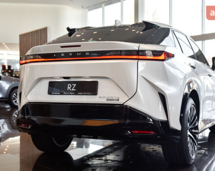 Лексус RZ, об'ємом двигуна 0 л та пробігом 0 тис. км за 69014 $, фото 2 на Automoto.ua