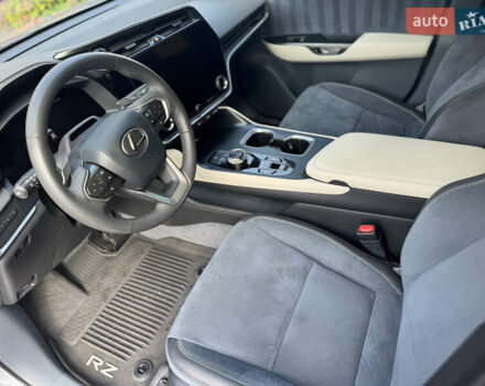 Лексус RZ 2023 у Львові на Automoto.ua Сірий Лексус RZ, об'ємом двигуна 0 л та пробігом 18 тис. км за 38700 $, фото 5 на Automoto.ua