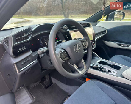 Серый Лексус RZ, объемом двигателя 0 л и пробегом 7 тыс. км за 54850 $, фото 17 на Automoto.ua