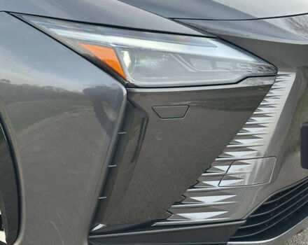 Серый Лексус RZ, объемом двигателя 0 л и пробегом 7 тыс. км за 54850 $, фото 5 на Automoto.ua