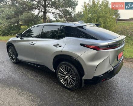 Лексус RZ 2023 у Львові на Automoto.ua Сірий Лексус RZ, об'ємом двигуна 0 л та пробігом 18 тис. км за 38700 $, фото 4 на Automoto.ua