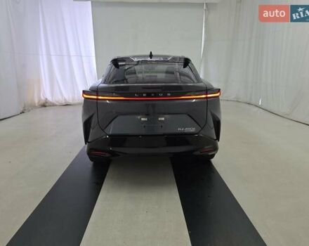 Сірий Лексус RZ, об'ємом двигуна 0 л та пробігом 17 тис. км за 54000 $, фото 2 на Automoto.ua
