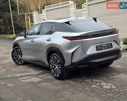 Серый Лексус RZ, объемом двигателя 0 л и пробегом 15 тыс. км за 37777 $, фото 12 на Automoto.ua