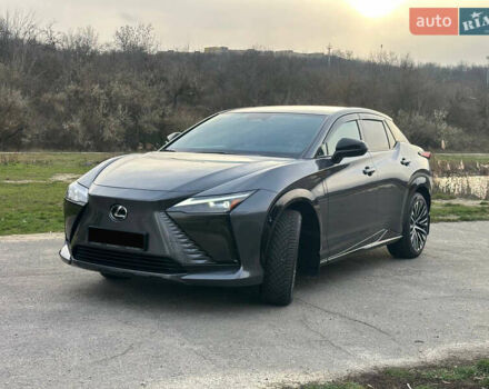 Серый Лексус RZ, объемом двигателя 0 л и пробегом 7 тыс. км за 54850 $, фото 1 на Automoto.ua